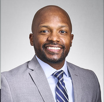 img-att-darryl-green